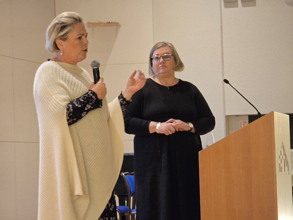 Frú Halla og Sigríður Munda.