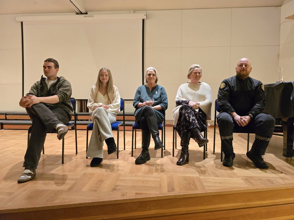 Pallborðsumræður.