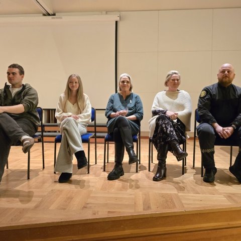 Pallborðsumræður.