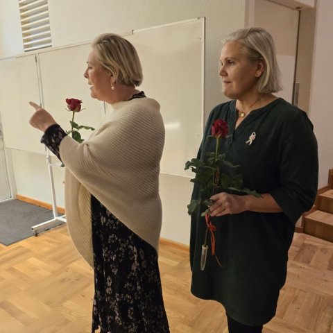 Frú Halla og Sigrún.