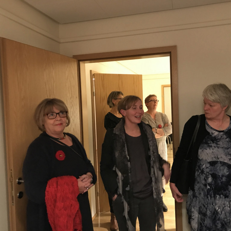 Betakonur ræða málin