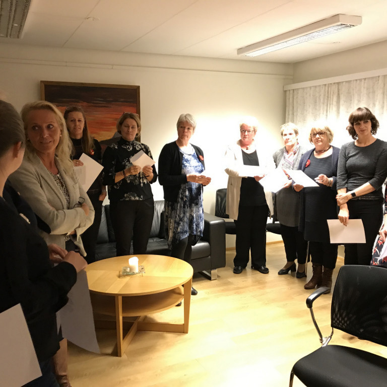 Allar syngja undir stjórn Maríu Gunnarsd.