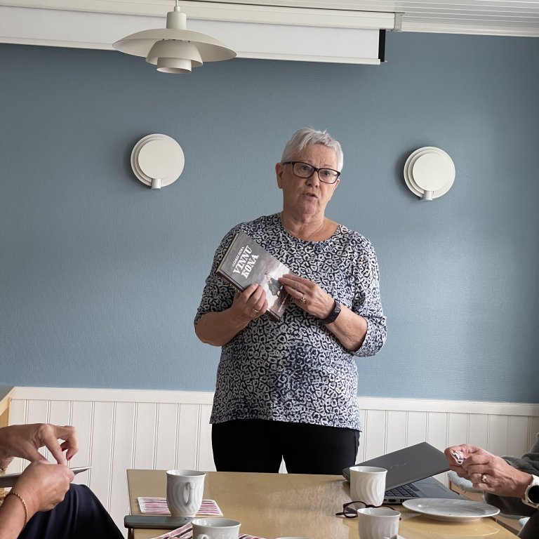 7f549cf2-1a27-4eb8-9c6e-7fe860fc731e