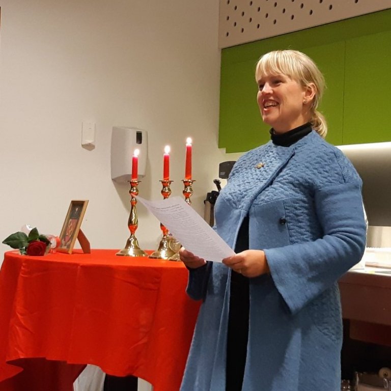 Deildarfundur Deltadeildar í Tónlistarskólanum á Akranesi okt. 2021. Jónína Erna Arnardóttir setur fund.