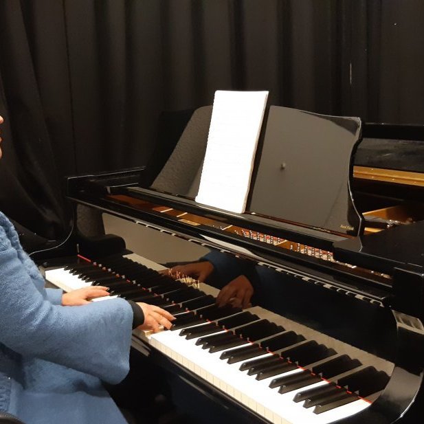 Deildarfundur Deltadeildar í Tónlistarskólanum á Akranesi okt. 2021. Jónína Erna Arnardóttir sá um liðinn Lagið mitt.