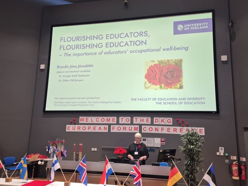 Vilborg Ása kynnir Bryndísi Jónu inn