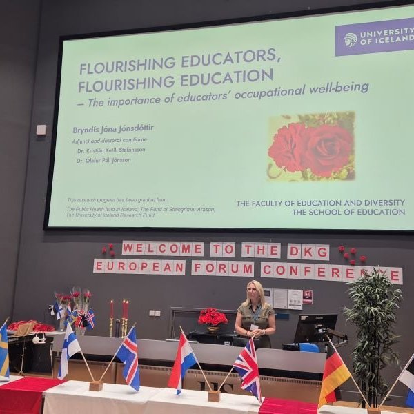 Bryndís Jóna Jónsdóttir í Gammadeild flytur erindi sitt.