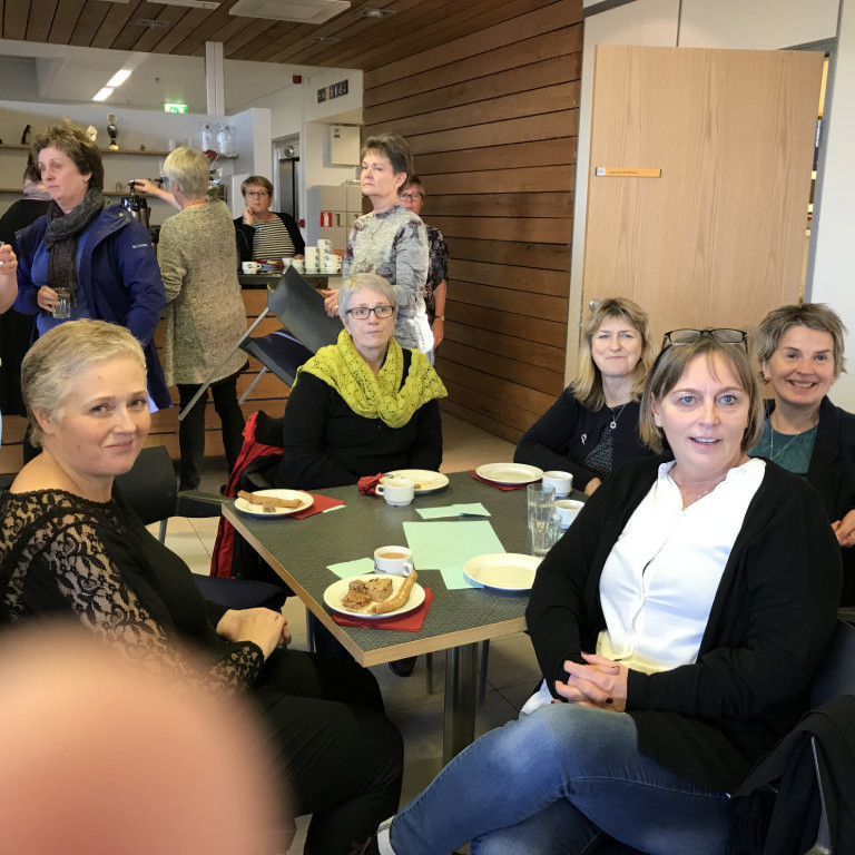 Hópavinna var á mörgum borðum þar sem þátttakendur ræddu málin og svöruðu spurningum