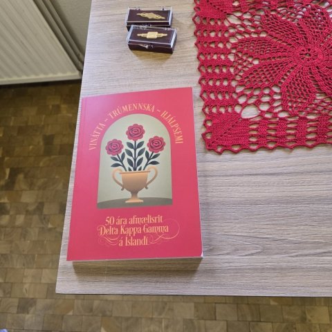 Afmælisrit Delta Kappa Gamma á Íslandi.
