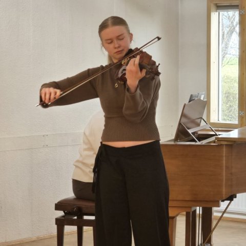 Eyrún Ingvarsdóttir fiðluleikari.