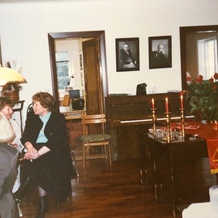 Inntökuathöfn að hefjast á Hallormsstað.