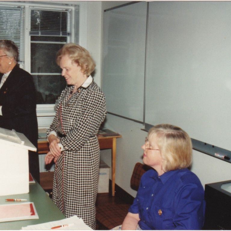 Marjorie Allen forseti alþjóðasamtakanna, Sigríður Valgeirsdóttir, Alfadeild,  og Sjöfn Sigurbjörnsdóttir, Alfadeild