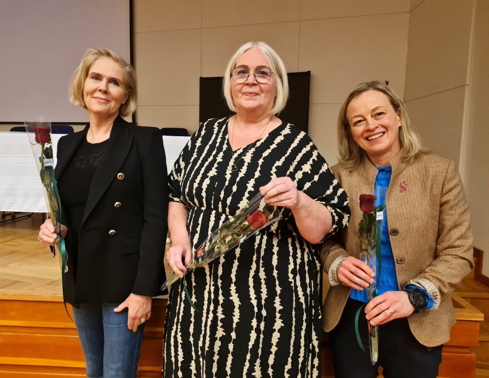 Bjartey, Svava og Brynja fluttu erindi.