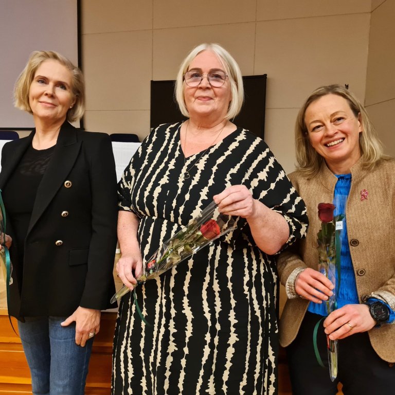 Bjartey, Svava og Brynja fluttu erindi.