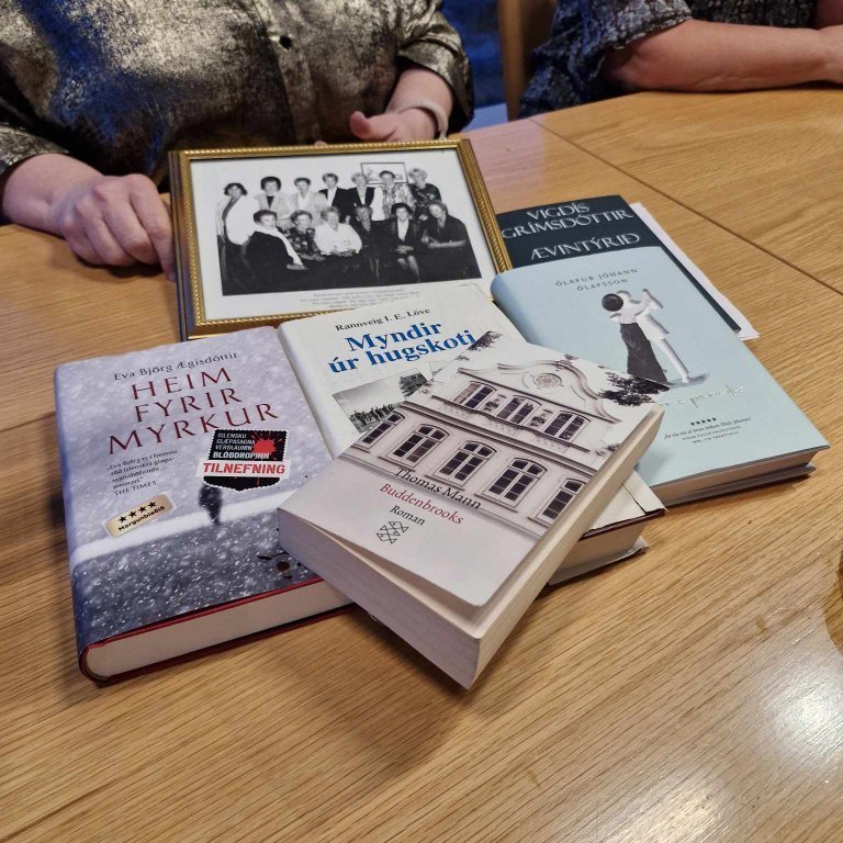 Bókafundur haldinn í Vök