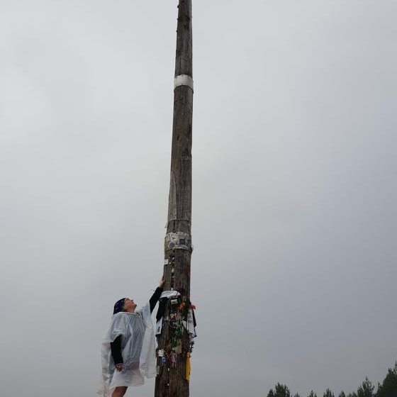 Margret Björk á Jakobsveginum 2018. Cross de Ferro.
